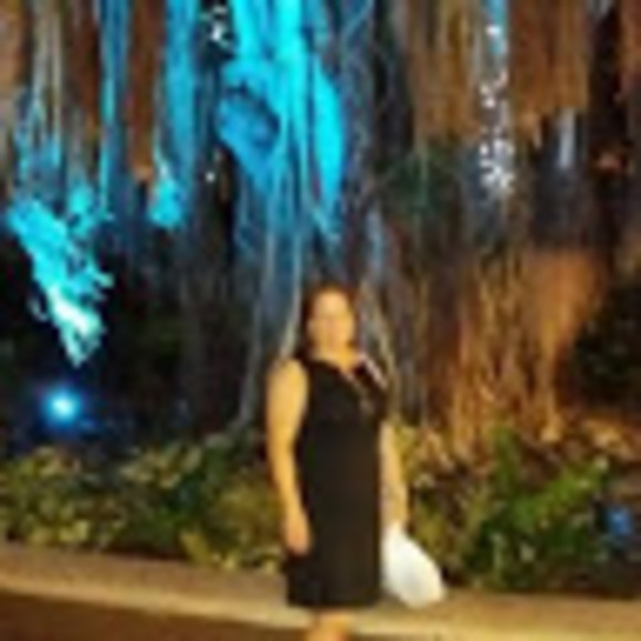 Meet your Posher, Julie - Picture 1 of 1